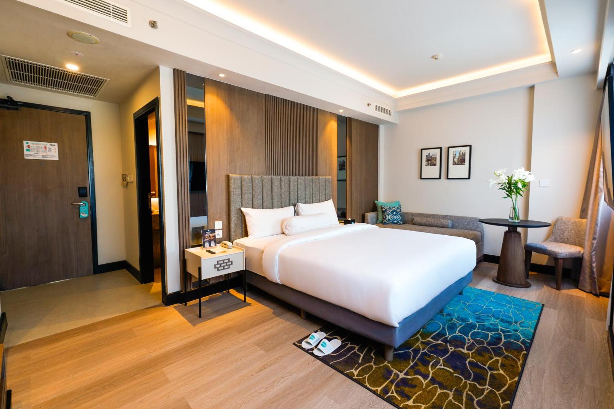 Deka Hotel Surabaya Hr Muhammad Exterior foto